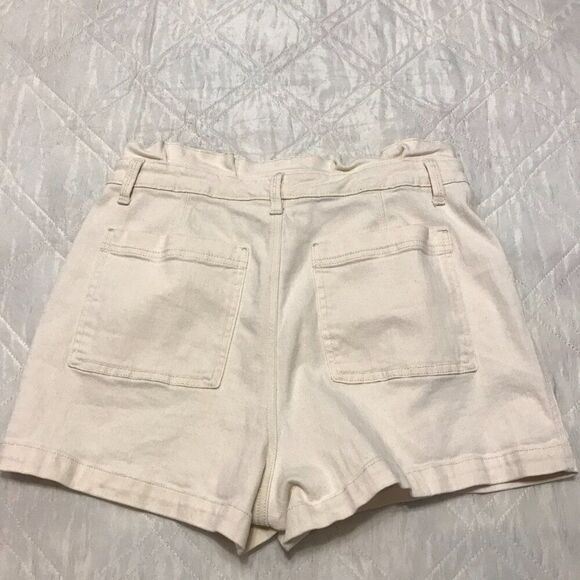 Women's Universal Thread white shorts size 14‎ - Picture 5 of 5